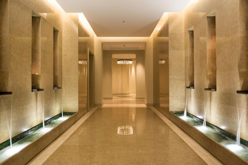 Four Seasons Hotel Riyadh Riade Exterior foto The interior of the hotel