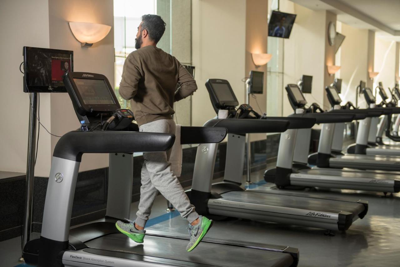 Four Seasons Hotel Riyadh Riade Exterior foto A treadmill